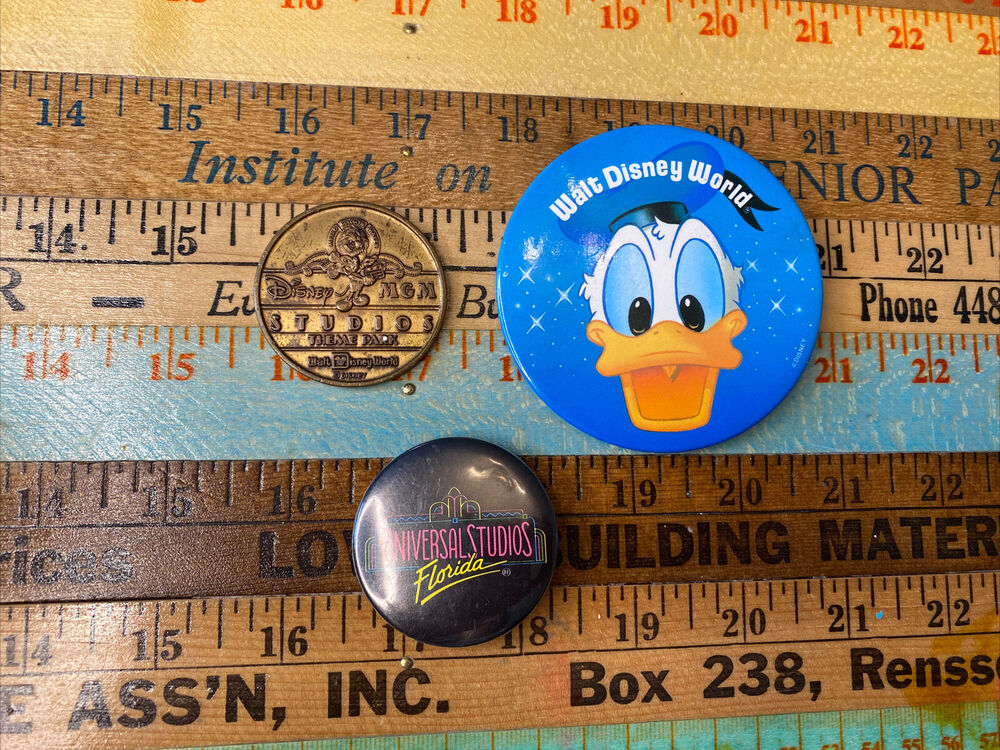 Vintage WALT DISNEY WORLD MGM STUDIOS MEDAL COIN TOKEN Pins Donald Duck Mickey
